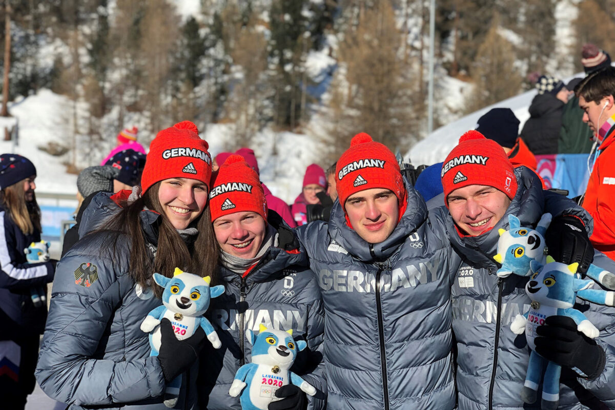 Olympische Jugendspiele Lausanne/St. Moritz 2020: Rennrodel-Teamstaffel Deutschland: Merle Fräbel (Damen-Einzel), Valentin Steudte, Moritz Jäger (Herren-Doppel) und Timon Grancagnolo (Herren-Einzel) (Foto: DOSB)