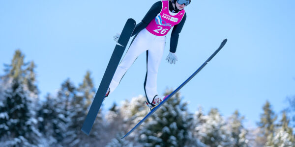 Skispringen: Keine vorderen Platzierungen bei windigen Bedingungen