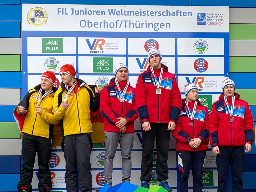 Junioren WM Oberhof 2020 Rennrodeln: Siegerpodest Doppel: Max Ewald/Jakob Jannusch (GER) Silber, Dimitry Buchnev/Daniil Kilseev (RUS) Gold, Mikhail Karnaukhov/Iurii Chirva (RUS) Bronze