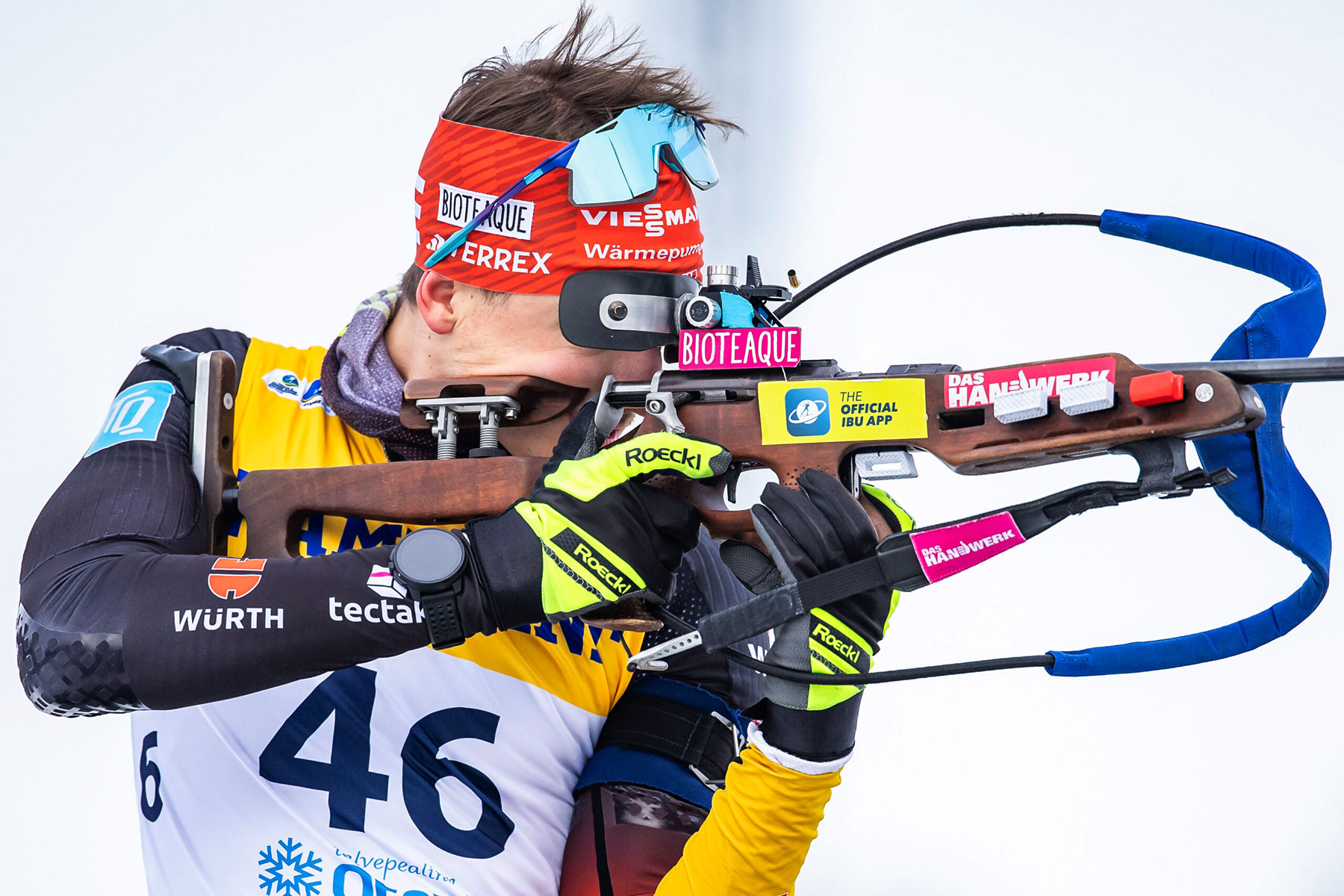 Biathlet Benjamin Menz im Anschlag beim Schießen (Foto: Grega Valancic/VOIGT)